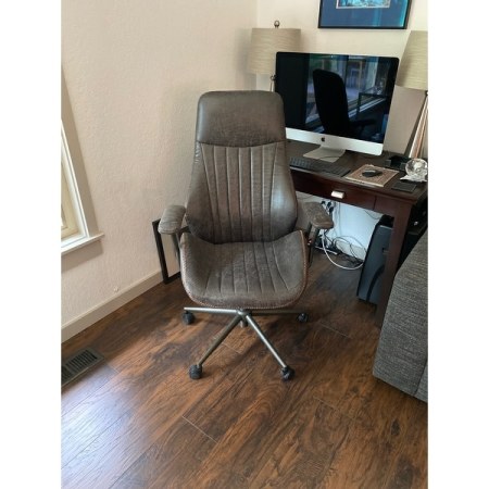 Customer image 126