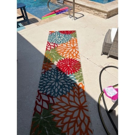Customer image 162