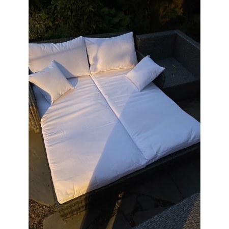 Customer image 126