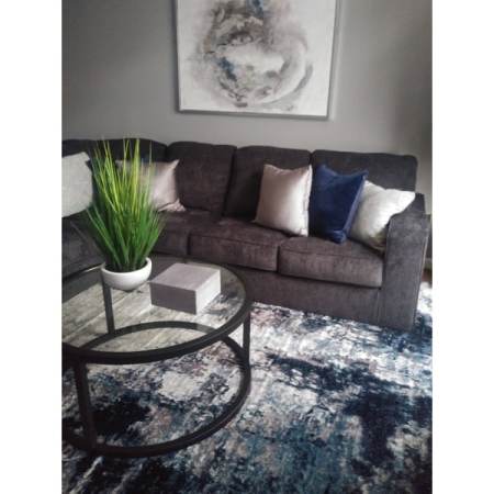 Customer image 445