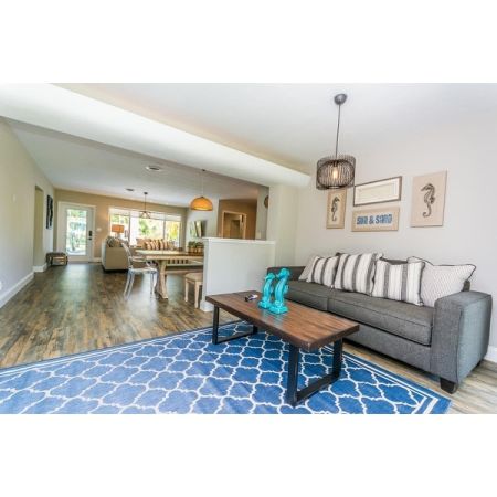 Customer image 316