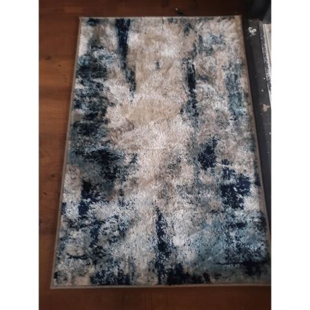 Customer image 550