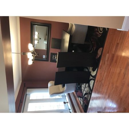 Customer image 100