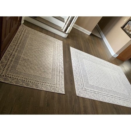 Customer image 384