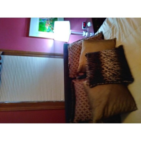 Customer image 102