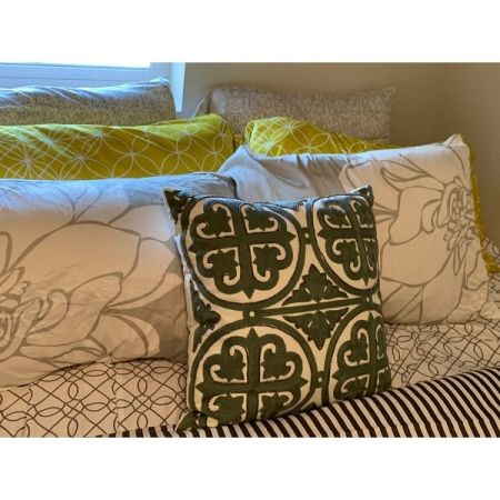 Customer image 370