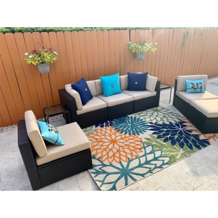 Customer image 570