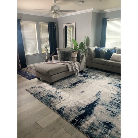Customer image 552
