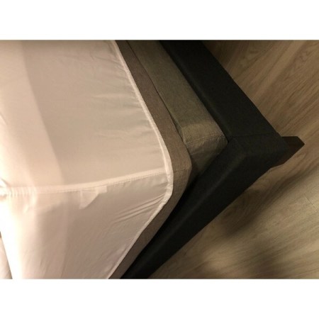 Customer image 100