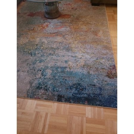 Customer image 552
