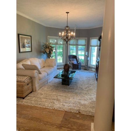 Customer image 272