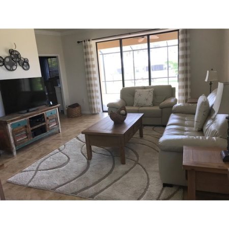 Customer image 528
