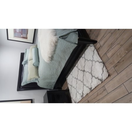 Customer image 424