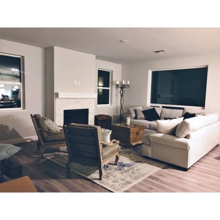 Customer image 860