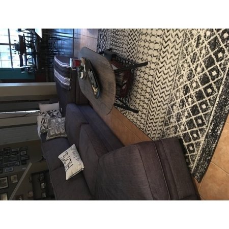 Customer image 725