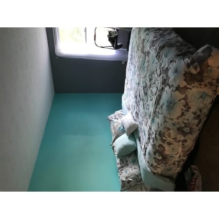 Customer image 560