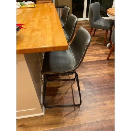 Customer image 102