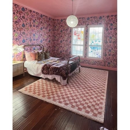 Customer image 152