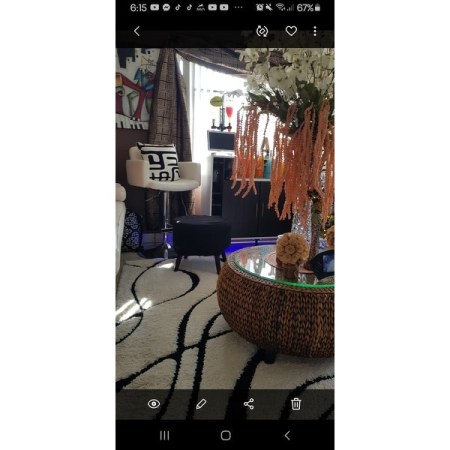Customer image 372