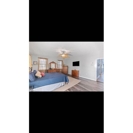 Customer image 100