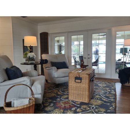 Customer image 325