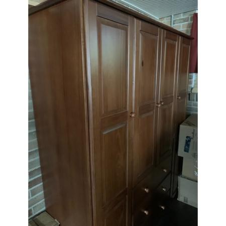 Customer image 116