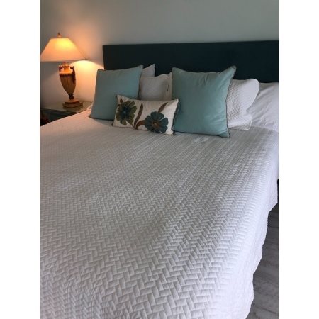 Customer image 260