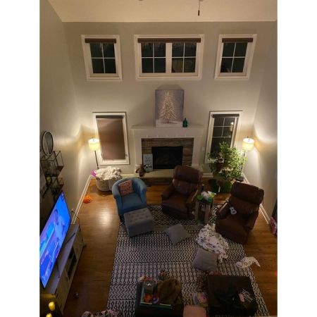 Customer image 405