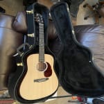 Very nice case - Fits Fender Malibu and Martin Dread Jr