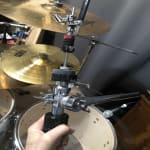 Does NOT come with mounting bracket