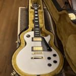 This guitar is an absolute stunner