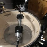 Does NOT come with mounting bracket