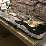 Great guitar ... doesn't come with Fender accessories