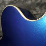 Beautiful guitar, definitely a head turner.