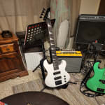 Great tone from this guitar