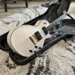 Good quality guitar!