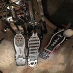 Does NOT come with mounting bracket