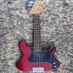 A vintage look, a modern neck, a sweet sound, a Foo Fighter!