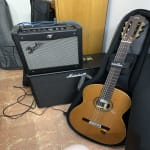 Its a great guitar, a great flamenco sound, amazing!!