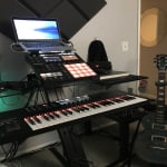 Amazing studio stand for synthesizers!
