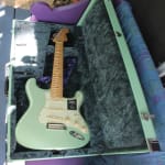 Sturdy Fender case, Surf green rules!