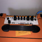 Flat, boxy sound, poor usability. Not recommended