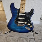 Definitely does not have push/pull tone control