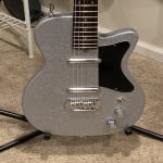 A Very Worthy Guitar