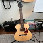 A perfect 6-Strings acoustic for practicing and jamming