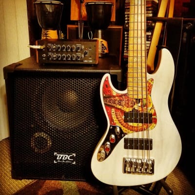 Boom Bass Cabinets Tank 1215 1x12 1x15 1 600w Bass Amplifier Cabinet Musician S Friend