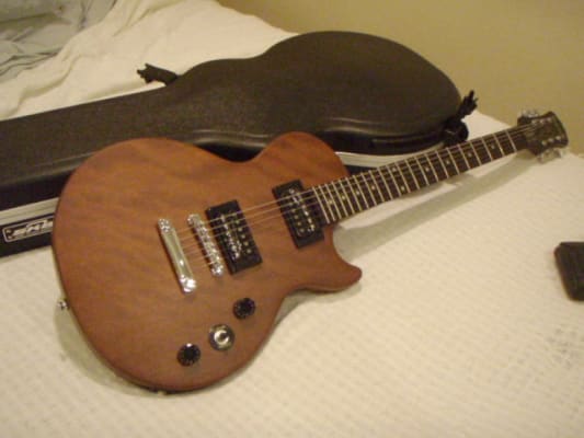 Epiphone Les Paul Special Satin E1 Electric Guitar Cherry Musician S Friend