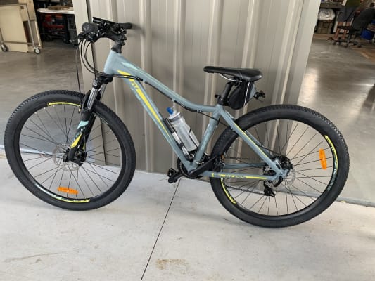 giant bliss mountain bike