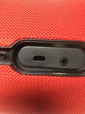 polaroid splashproof wireless speaker