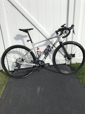 giant revolt 2 bike